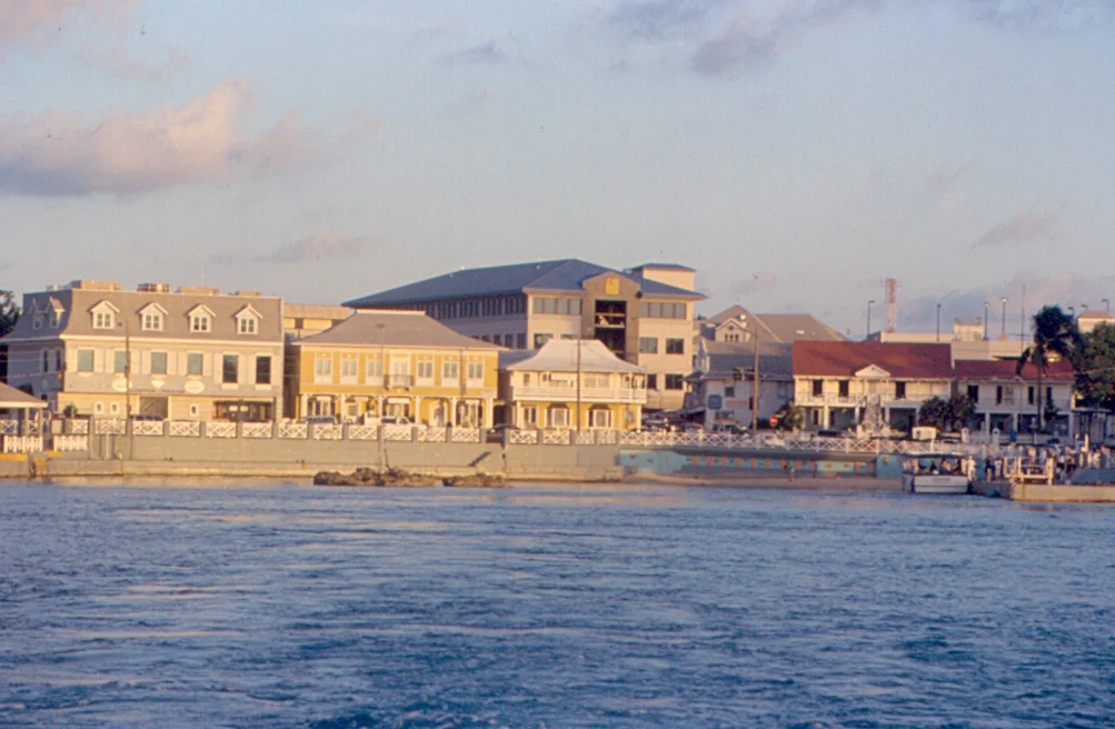 El puerto de George Town en las Islas Caimán
